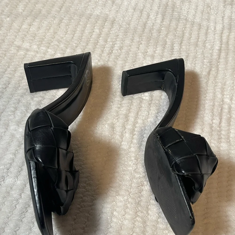 Elegant Black Woven Strap Heels - Picture 2 of 9